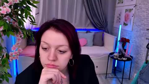 Mary online show from October 25, 6:30 pm
