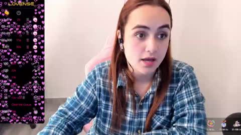 Snapshot of maryluna95 chatting on March 5, 5:07 am Dulce Maria online show from March 5, 5:07 am
