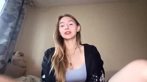 Snapshot of marylynreifsnider chatting on October 7, 6:20 am Hi My name is Elina Im 18 years old. online show from October 7, 6:20 am