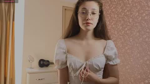 Hi Im Olivia Im new here3 online show from May 15, 3:37 am