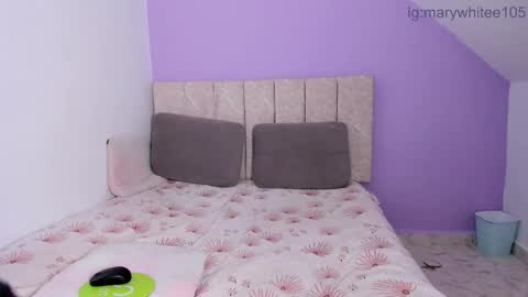 Mary  online show from November 17, 4:42 pm