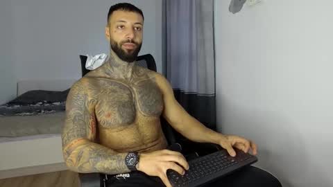 Snapshot of masculineguy69 chatting on October 15, 7:32 am masculineguy69 online show from October 15, 7:32 am