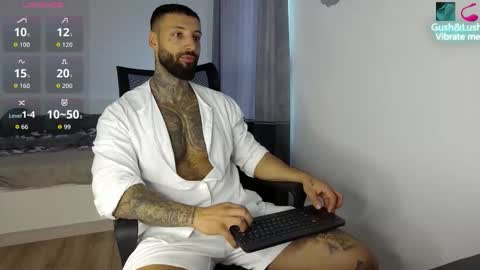 Snapshot of masculineguy69 chatting on October 16, 7:41 am masculineguy69 online show from October 16, 7:41 am