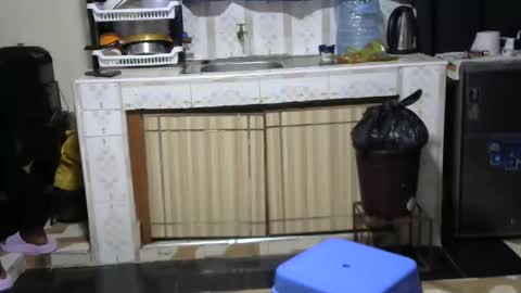 Snapshot of maseratty chatting on October 4, 6:39 pm Cate online show from October 4, 6:39 pm