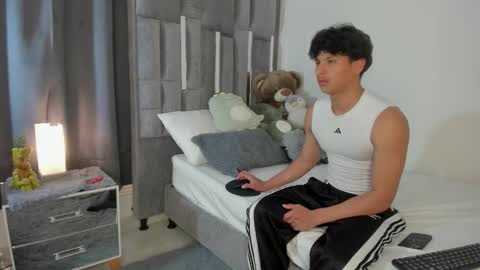 mash_angelo online show from October 23, 8:42 pm