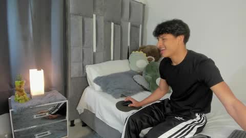 mash_angelo online show from October 12, 5:15 pm