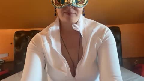 maskedflirt3 online show from April 9, 4:34 pm