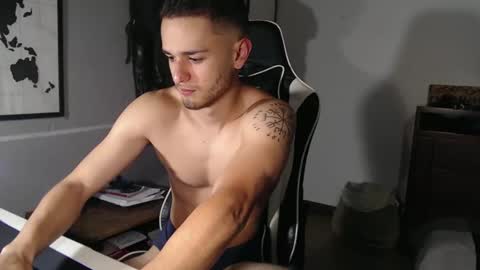 Snapshot of massimo_jiovano chatting on October 3, 11:02 pm massimo online show from October 3, 11:02 pm