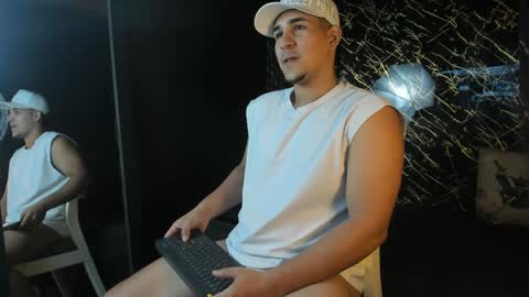 massimo_vidal online show from April 8, 4:43 pm