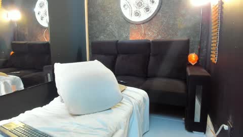 massimowalton2 online show from January 25, 3:30 pm