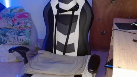 master_black777 online show from November 10, 8:44 pm