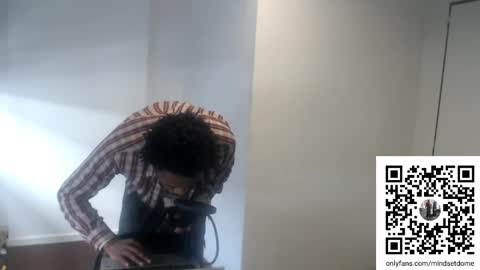 Snapshot of masterdomfuck chatting on October 18, 6:12 pm Masterdomfuck online show from October 18, 6:12 pm