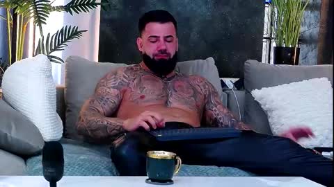 masterkingofmuscle online show from October 11, 7:46 am