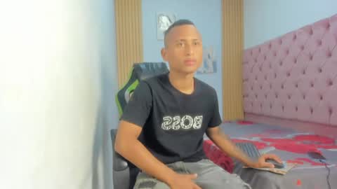 mastermorenohot23 online show from April 28, 2:38 am