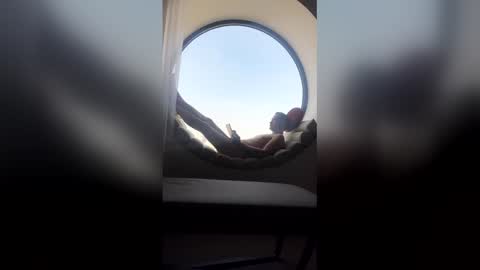 matej_cauci online show from April 7, 2:35 am