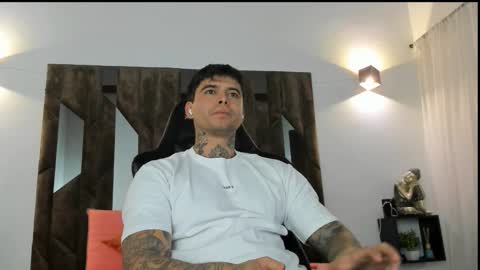 mateo_dilucajs1 online show from November 4, 10:05 am