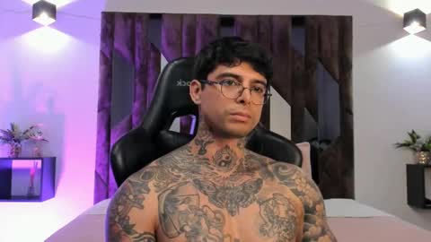 mateo_dilucajs1 online show from September 14, 11:39 pm