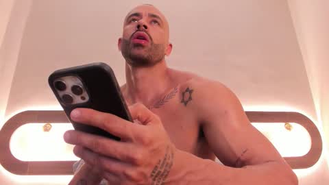 Mateo online show from February 28, 8:24 pm