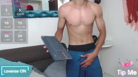 Snapshot of mateocruz_ chatting on October 3, 1:52 pm Mateo online show from October 3, 1:52 pm