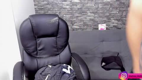 Mathew Independent model online show from September 19, 11:08 pm