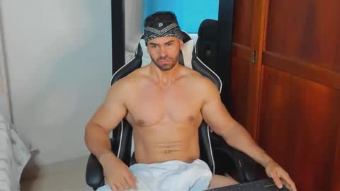Snapshot of mathews_smith chatting on September 26, 12:57 pm mathews_smith online show from September 26, 12:57 pm