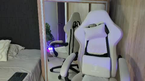 matias_strong1 online show from July 28, 2:13 pm