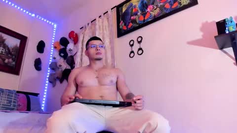 Snapshot of matt_your_master_ chatting on September 22, 11:25 am Matt online show from September 22, 11:25 am