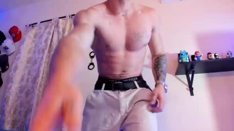 Snapshot of matt_your_master_ chatting on October 14, 10:51 am Matt online show from October 14, 10:51 am