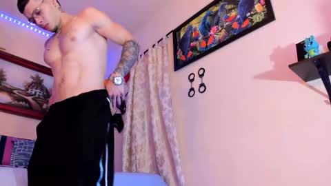 Snapshot of matt_your_master_ chatting on September 25, 11:39 am Matt online show from September 25, 11:39 am