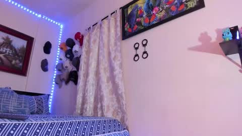 Snapshot of matt_your_master_ chatting on October 6, 12:01 pm Matt online show from October 6, 12:01 pm