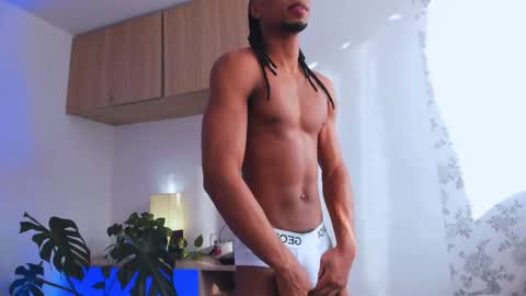 Snapshot of matteo_777 chatting on October 18, 12:09 pm Mateo online show from October 18, 12:09 pm