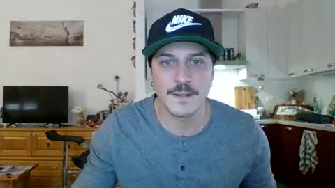 Snapshot of matteushh87 chatting on February 17, 8:52 am matteushh87 online show from February 17, 8:52 am