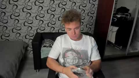 Snapshot of matthew_queen chatting on October 21, 7:57 am matthew_queen online show from October 21, 7:57 am