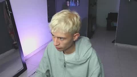 mattias     online show from February 25, 4:03 am