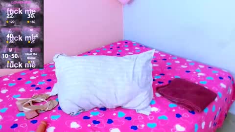 Snapshot of mattilda_18 chatting on March 1, 7:37 pm mattilda_18 online show from March 1, 7:37 pm