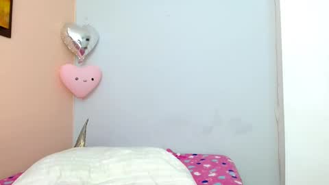 Snapshot of mattilda_18 chatting on March 5, 10:54 pm mattilda_18 online show from March 5, 10:54 pm