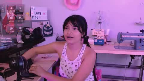 Snapshot of mattilda_18 chatting on October 1, 9:13 pm mattilda_18 online show from October 1, 9:13 pm