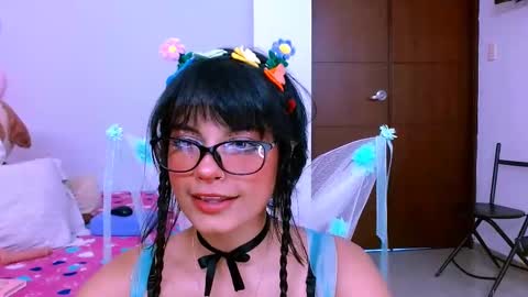 Snapshot of mattilda_18 chatting on March 7, 9:06 pm mattilda_18 online show from March 7, 9:06 pm