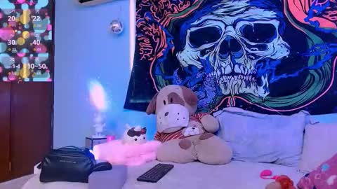 Snapshot of mattilda_18 chatting on September 16, 9:40 pm mattilda_18 online show from September 16, 9:40 pm