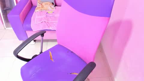 Snapshot of mature_bitch_monster_ass chatting on September 26, 5:21 pm call me mommy online show from September 26, 5:21 pm