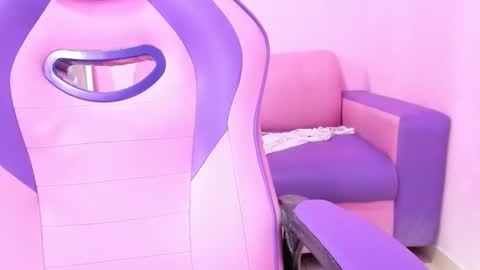 Snapshot of mature_bitch_monster_ass chatting on September 10, 4:08 pm call me mommy online show from September 10, 4:08 pm