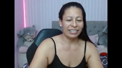 Snapshot of mature_martina_ chatting on February 5, 3:13 am Martina online show from February 5, 3:13 am