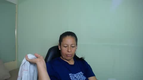 Snapshot of mature_martina_ chatting on February 25, 12:47 am Martina online show from February 25, 12:47 am