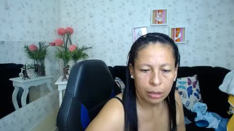 Snapshot of mature_martina_ chatting on February 8, 9:46 am Martina online show from February 8, 9:46 am