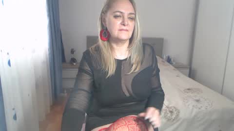 Snapshot of maturediana chatting on February 27, 7:30 am maturediana online show from February 27, 7:30 am