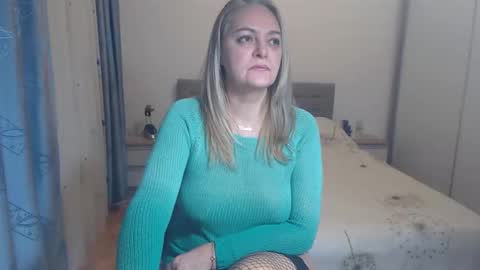 Snapshot of maturediana chatting on February 22, 3:56 am maturediana online show from February 22, 3:56 am
