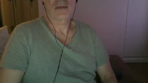 maturehotman online show from March 6, 7:54 pm