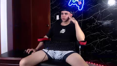 Matias online show from December 4, 7:39 pm