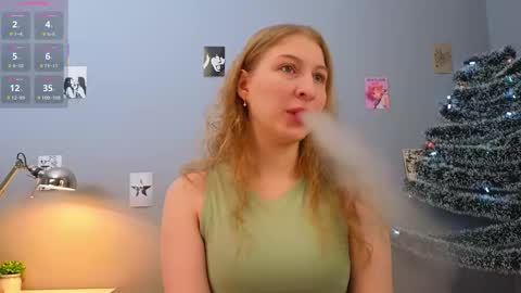 maureencoombs online show from December 17, 4:08 am