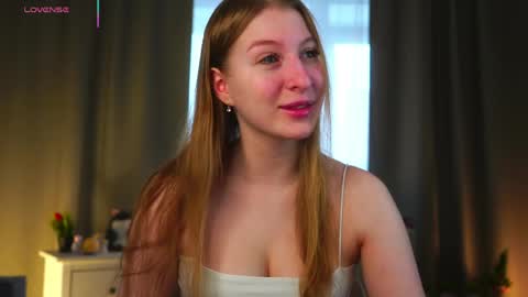 maureencoombs online show from April 4, 4:19 am